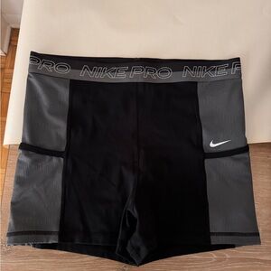 High waisted Nike pro shorts with pockets